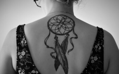 Ideas de tatuajes para la espalda: diseños, cuidados y tendencias 2025