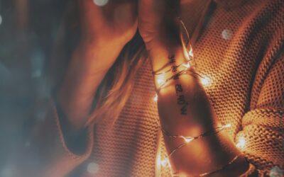 Los Tatuajes Más Solicitados en Diciembre: Tendencias Navideñas 2025